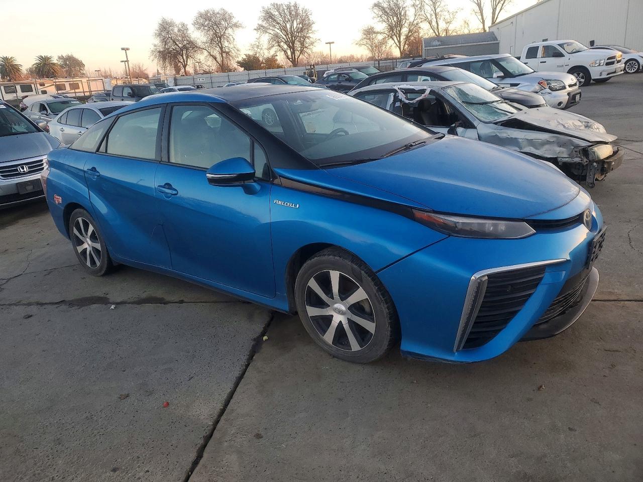2017 TOYOTA MIRAI photo 4