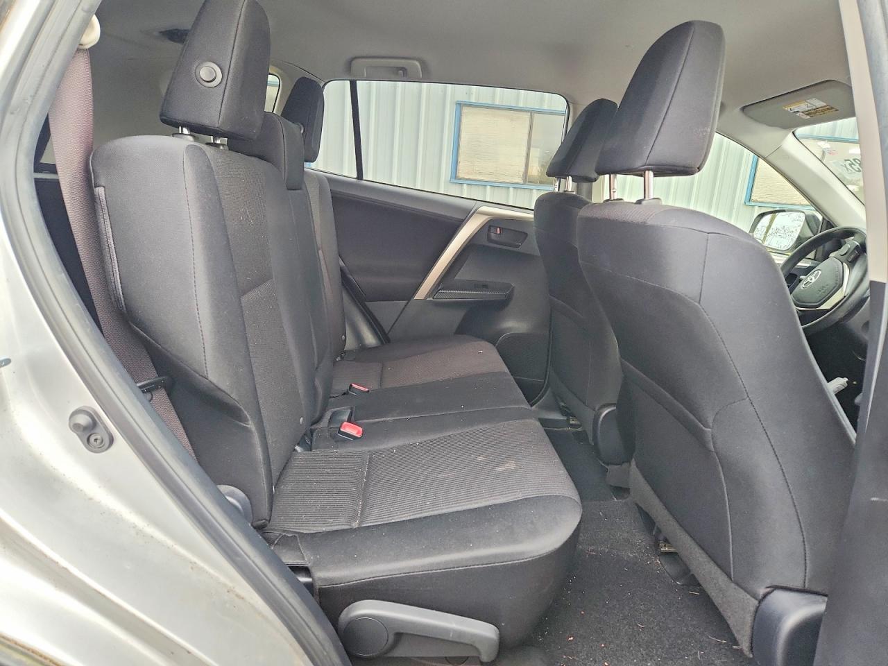 2014 TOYOTA RAV4 LE photo 31