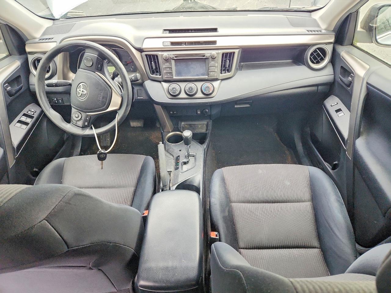 2014 TOYOTA RAV4 LE photo 22