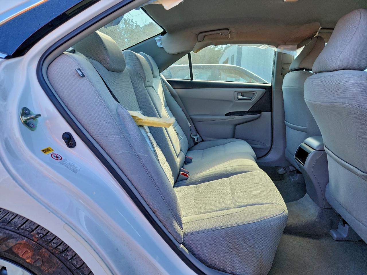 2017 TOYOTA CAMRY LE photo 10