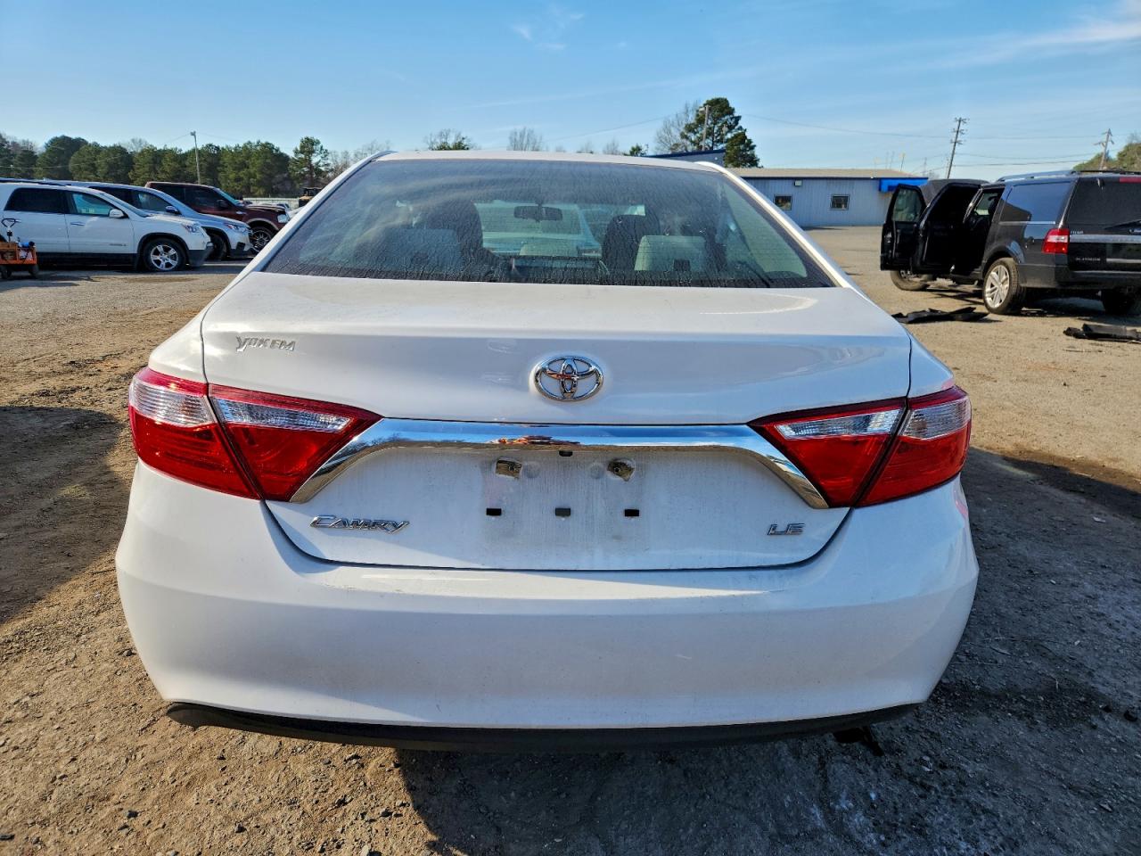 2017 TOYOTA CAMRY LE photo 6