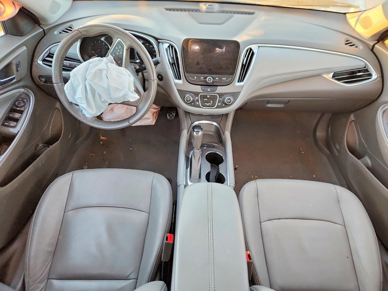 2018 CHEVROLET MALIBU LT photo 8