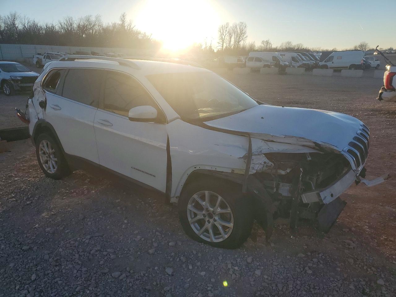 2018 JEEP CHEROKEE LATITUDE photo 4