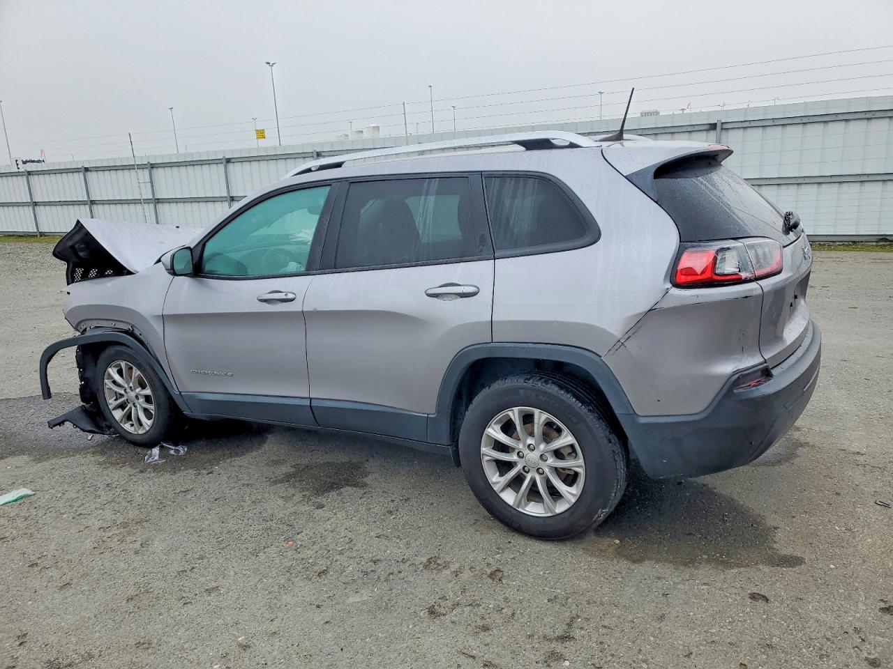 2021 JEEP CHEROKEE LATITUDE photo 2