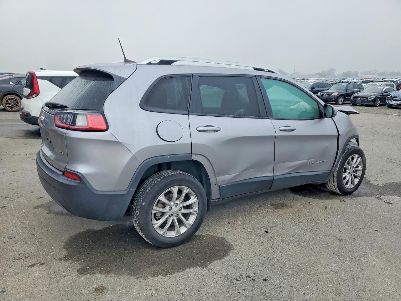 2021 JEEP CHEROKEE LATITUDE photo 3