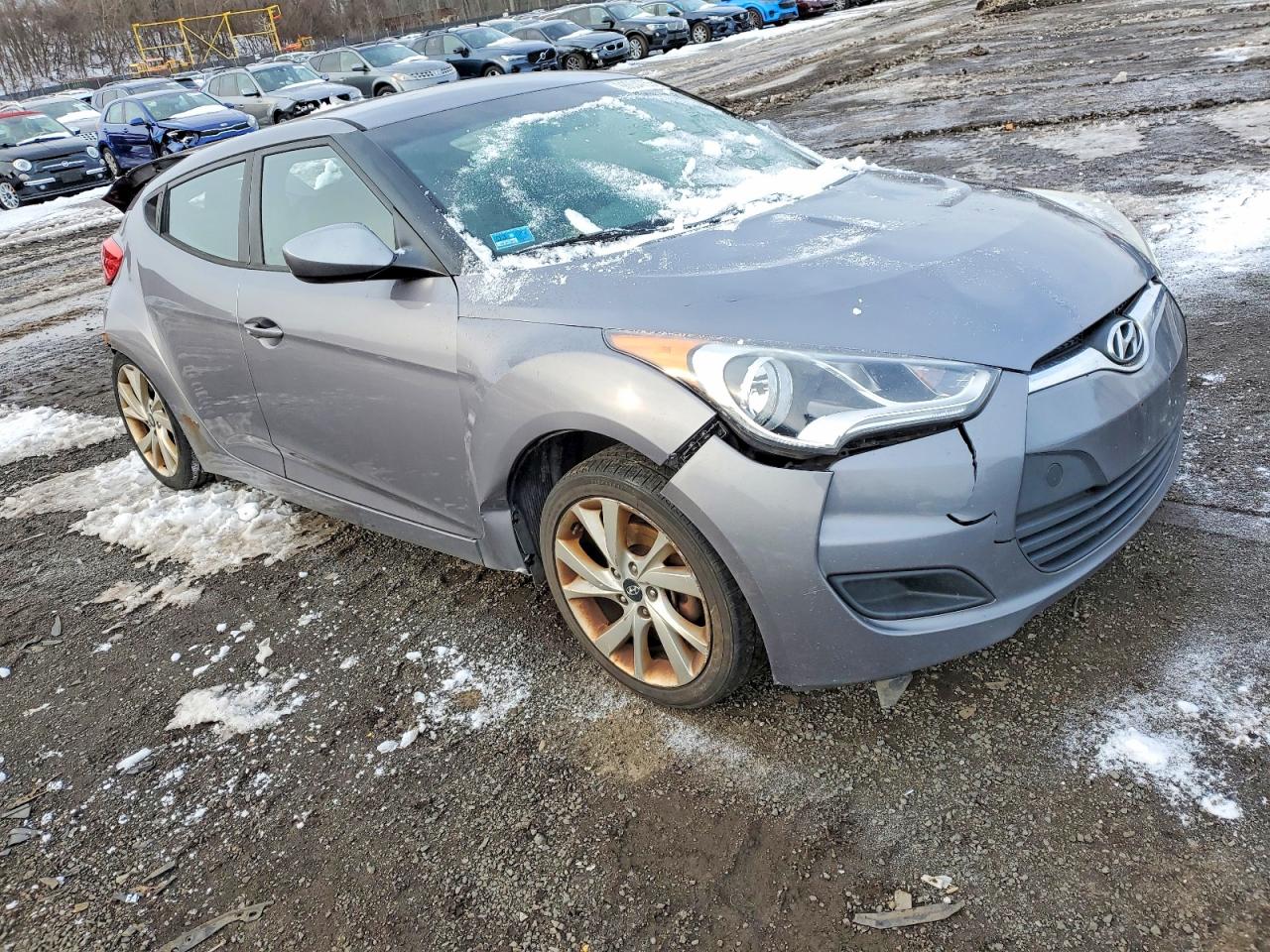 2016 HYUNDAI VELOSTER photo 4