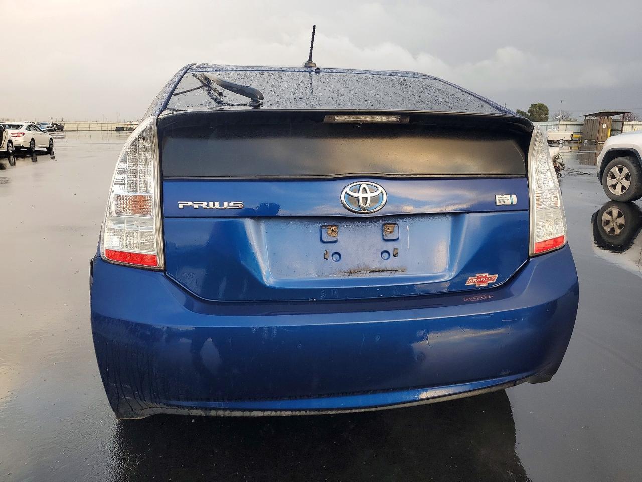 2010 TOYOTA PRIUS photo 6