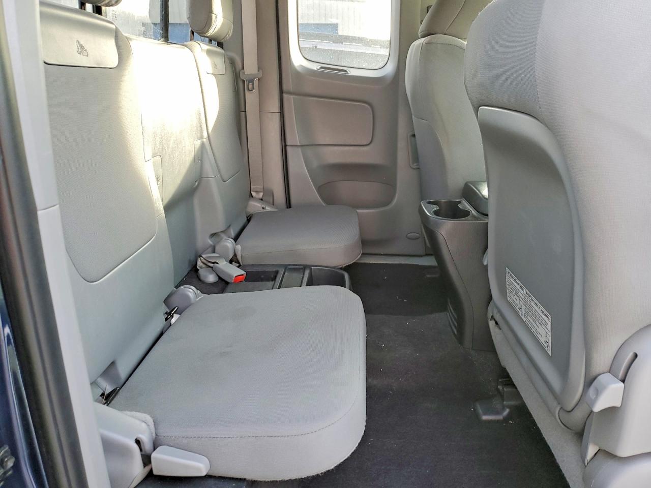 2013 TOYOTA TACOMA photo 10