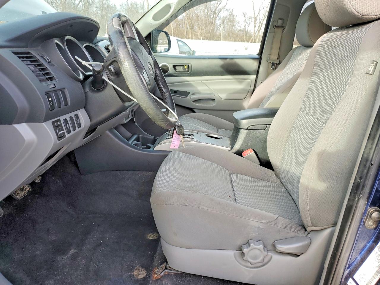 2013 TOYOTA TACOMA photo 7