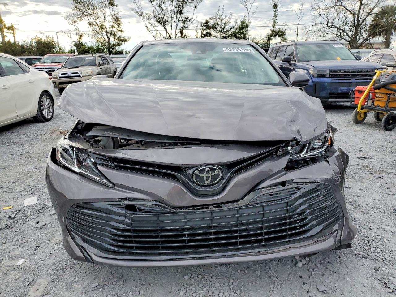 2020 TOYOTA CAMRY LE photo 5