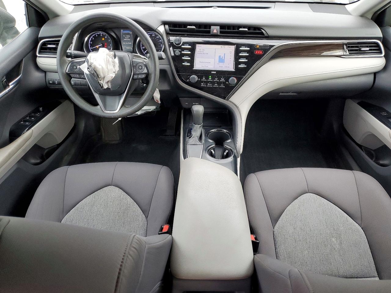 2020 TOYOTA CAMRY LE photo 8