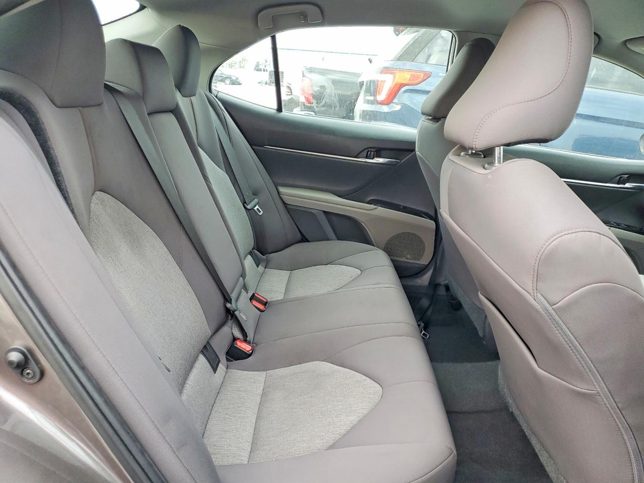 2020 TOYOTA CAMRY LE photo 10