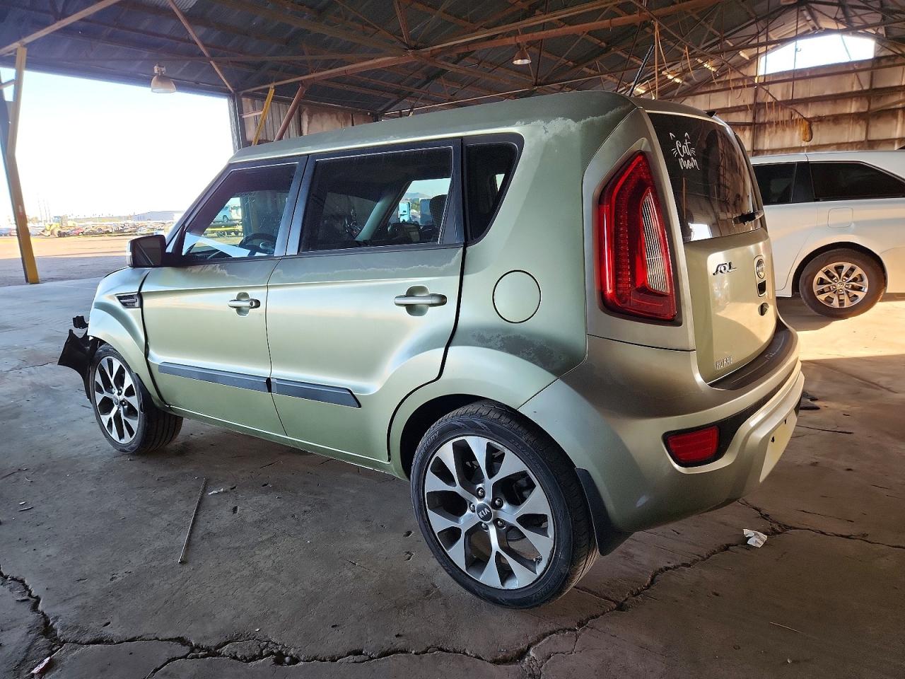 2013 KIA SOUL + photo 3