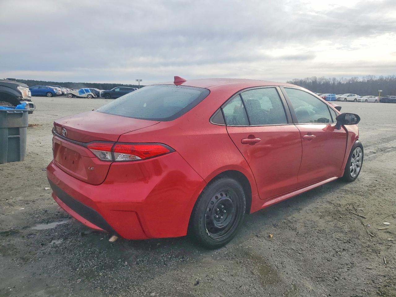 2021 TOYOTA COROLLA LE photo 3