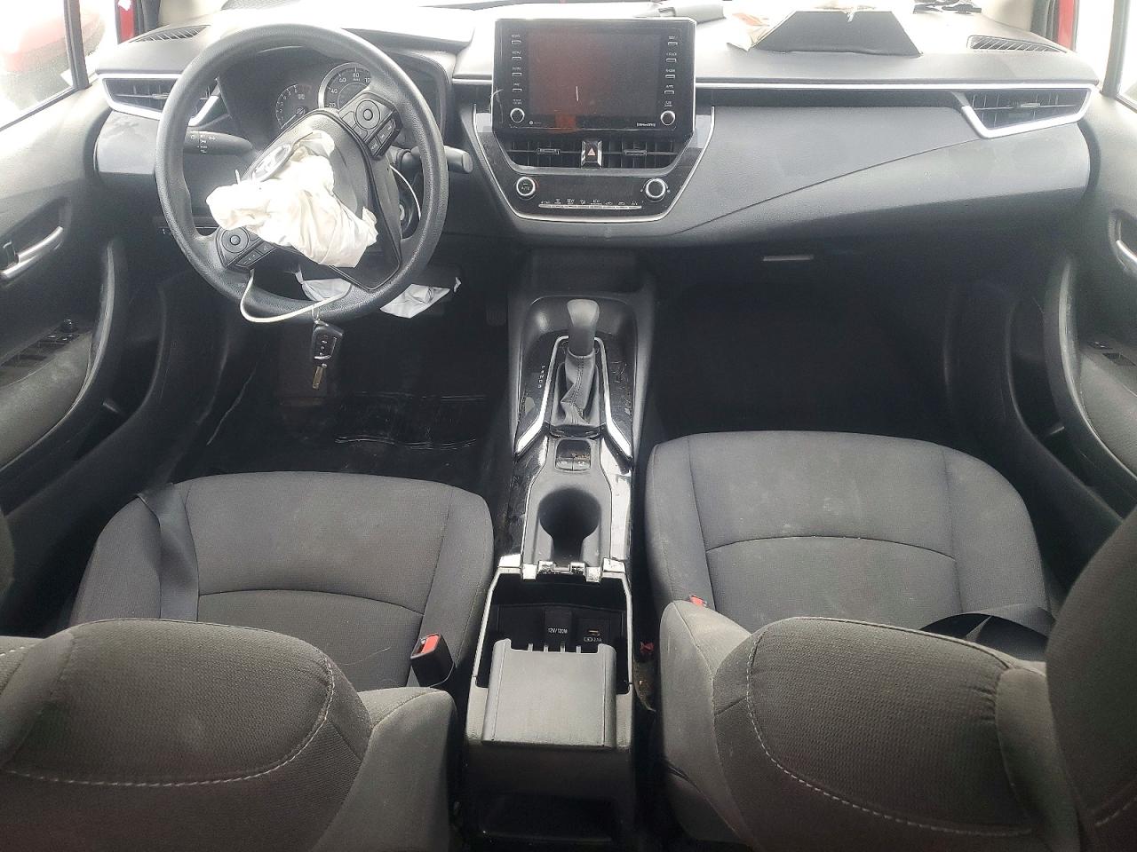 2021 TOYOTA COROLLA LE photo 8