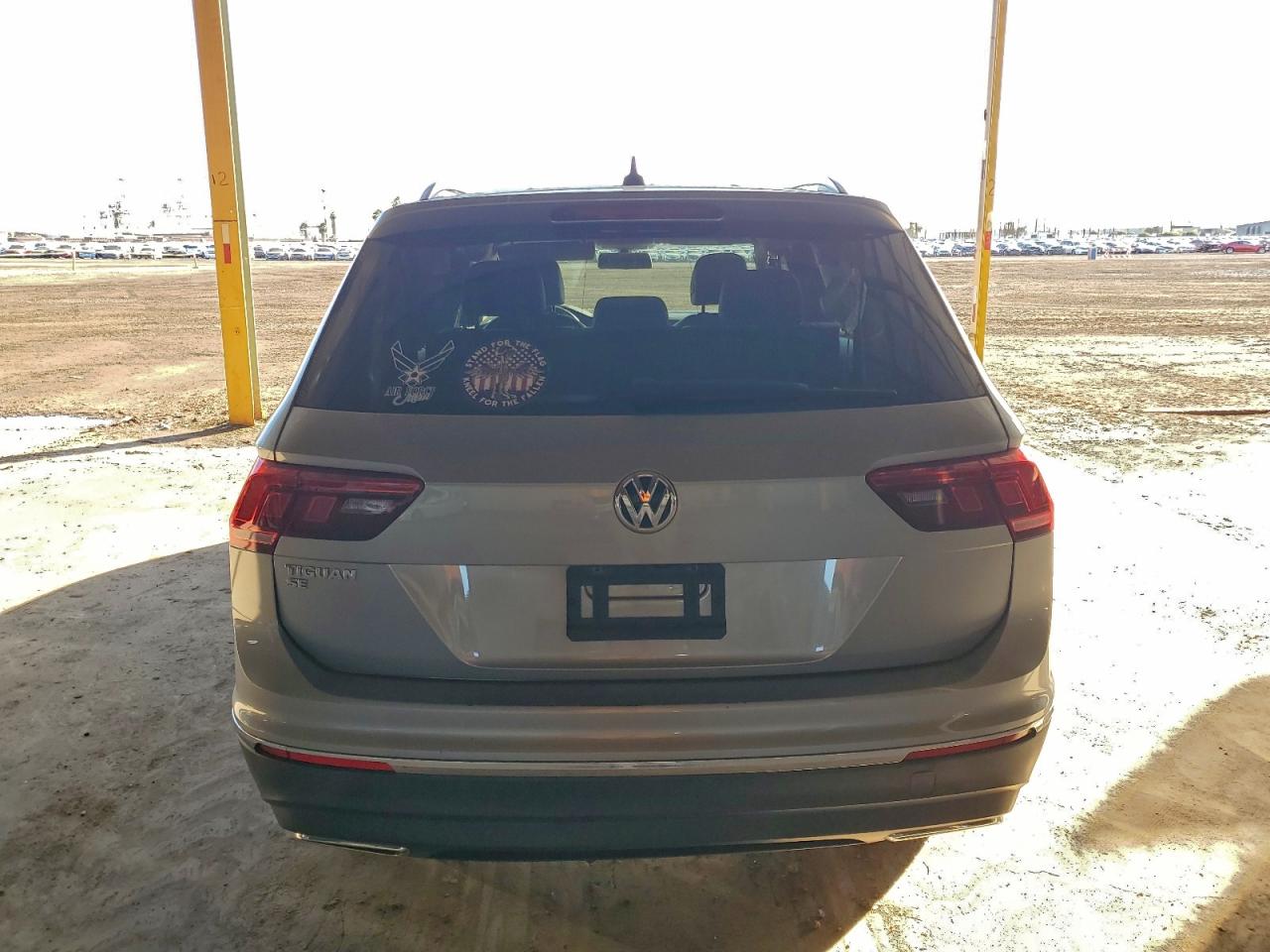 2020 VOLKSWAGEN TIGUAN SE photo 6