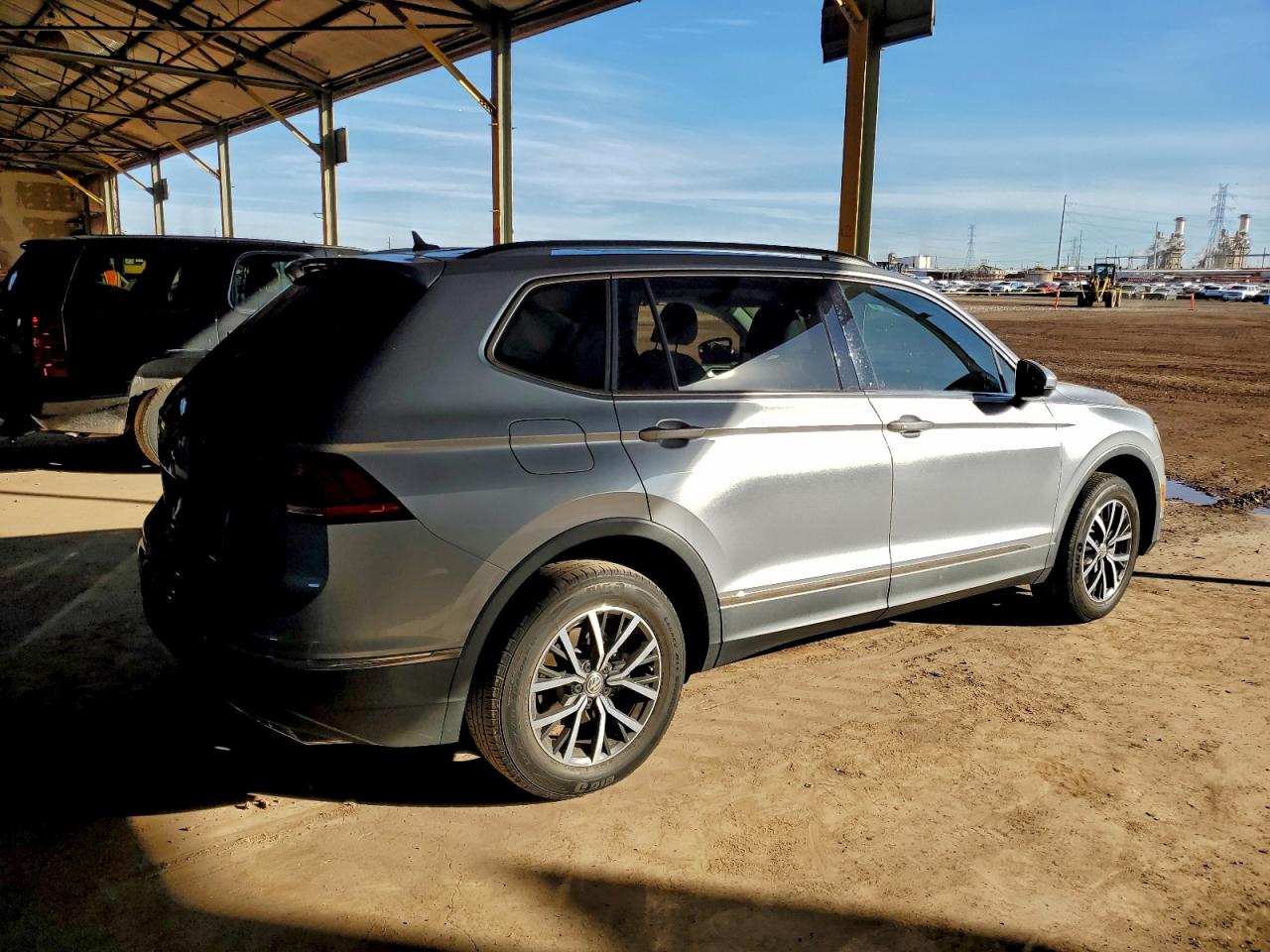 2020 VOLKSWAGEN TIGUAN SE photo 3