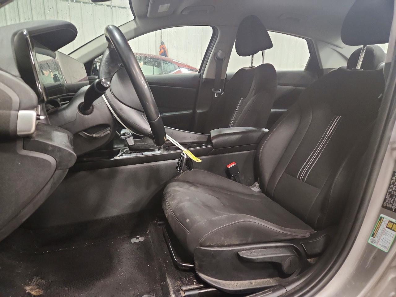 2023 HYUNDAI ELANTRA SEL photo 13
