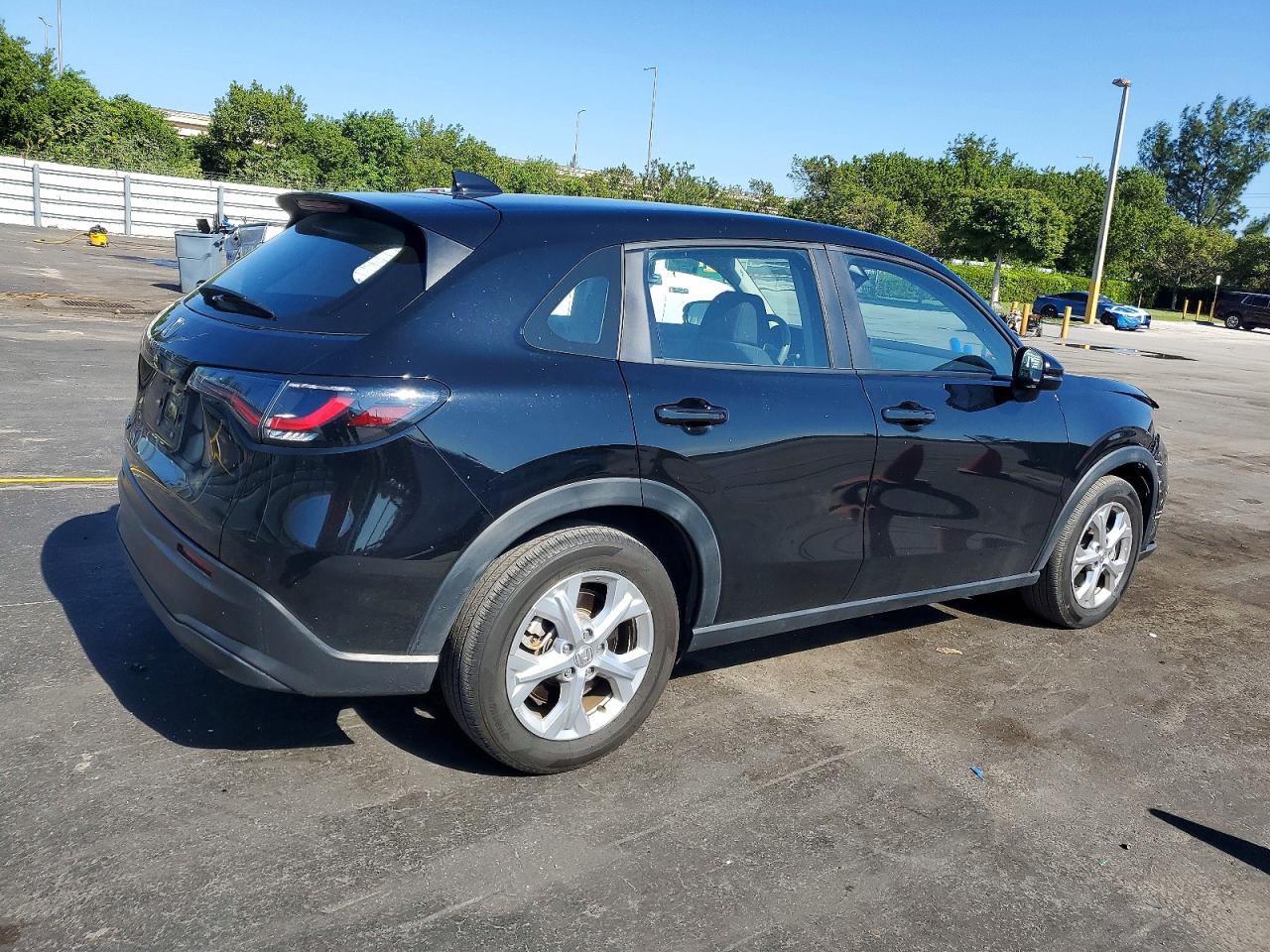 2024 HONDA HR-V LX photo 3