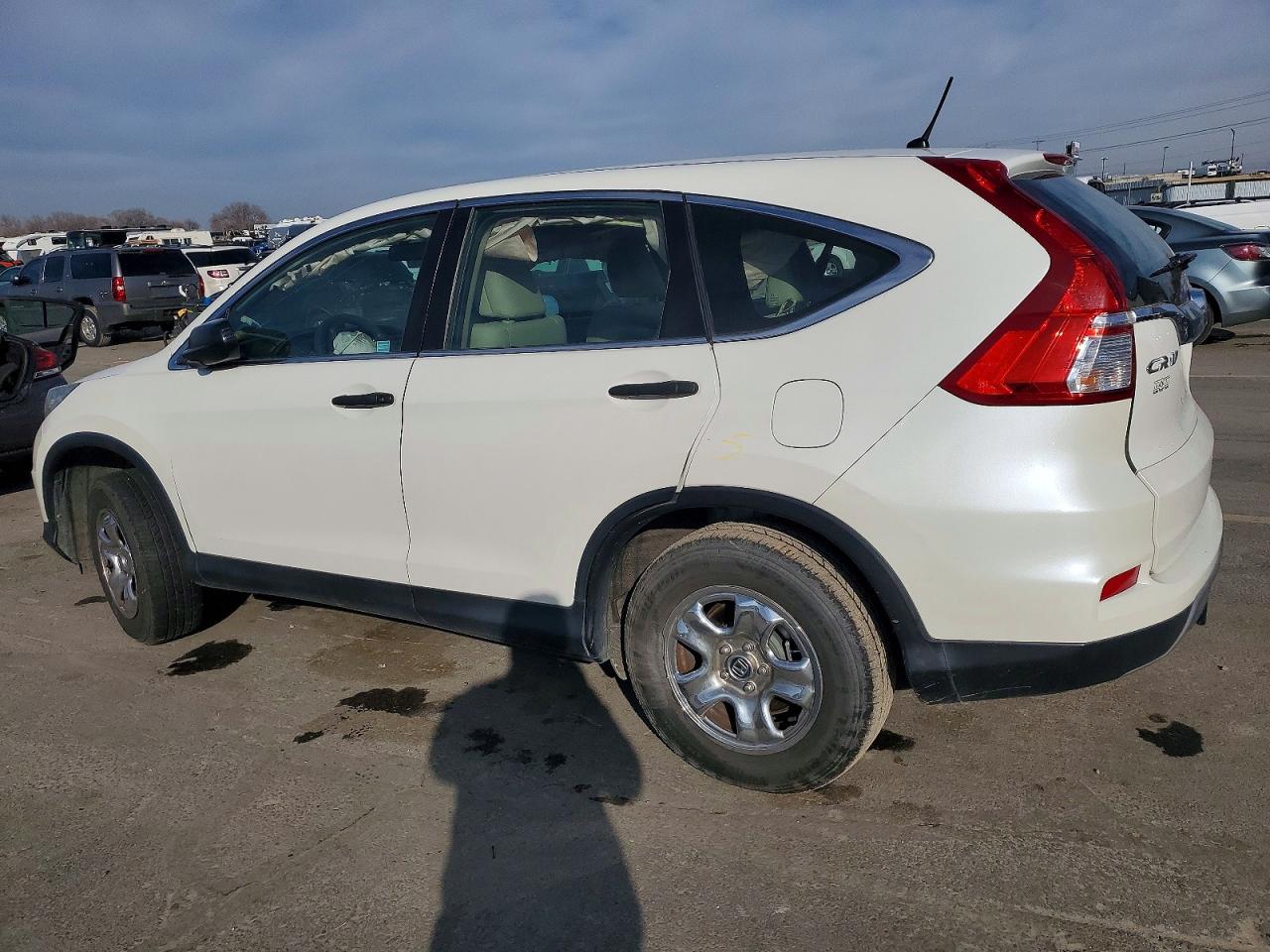 2015 HONDA CR-V LX photo 2