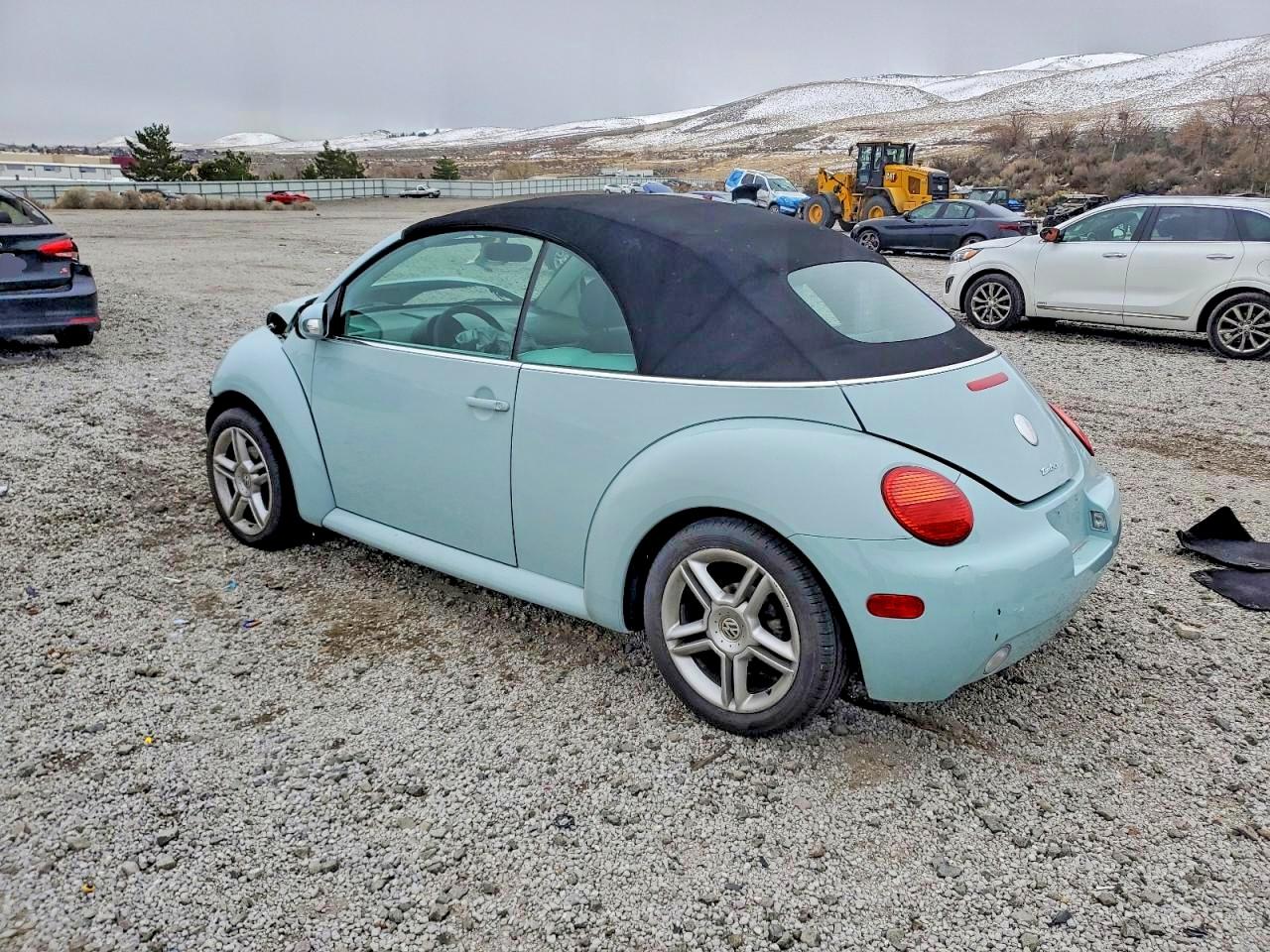 2005 VOLKSWAGEN NEW BEETLE GLS photo 2