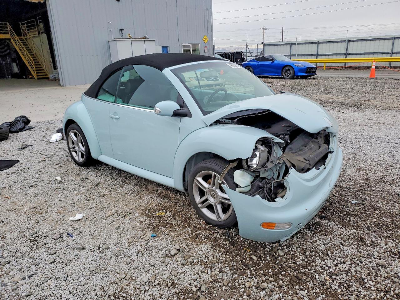 2005 VOLKSWAGEN NEW BEETLE GLS photo 4