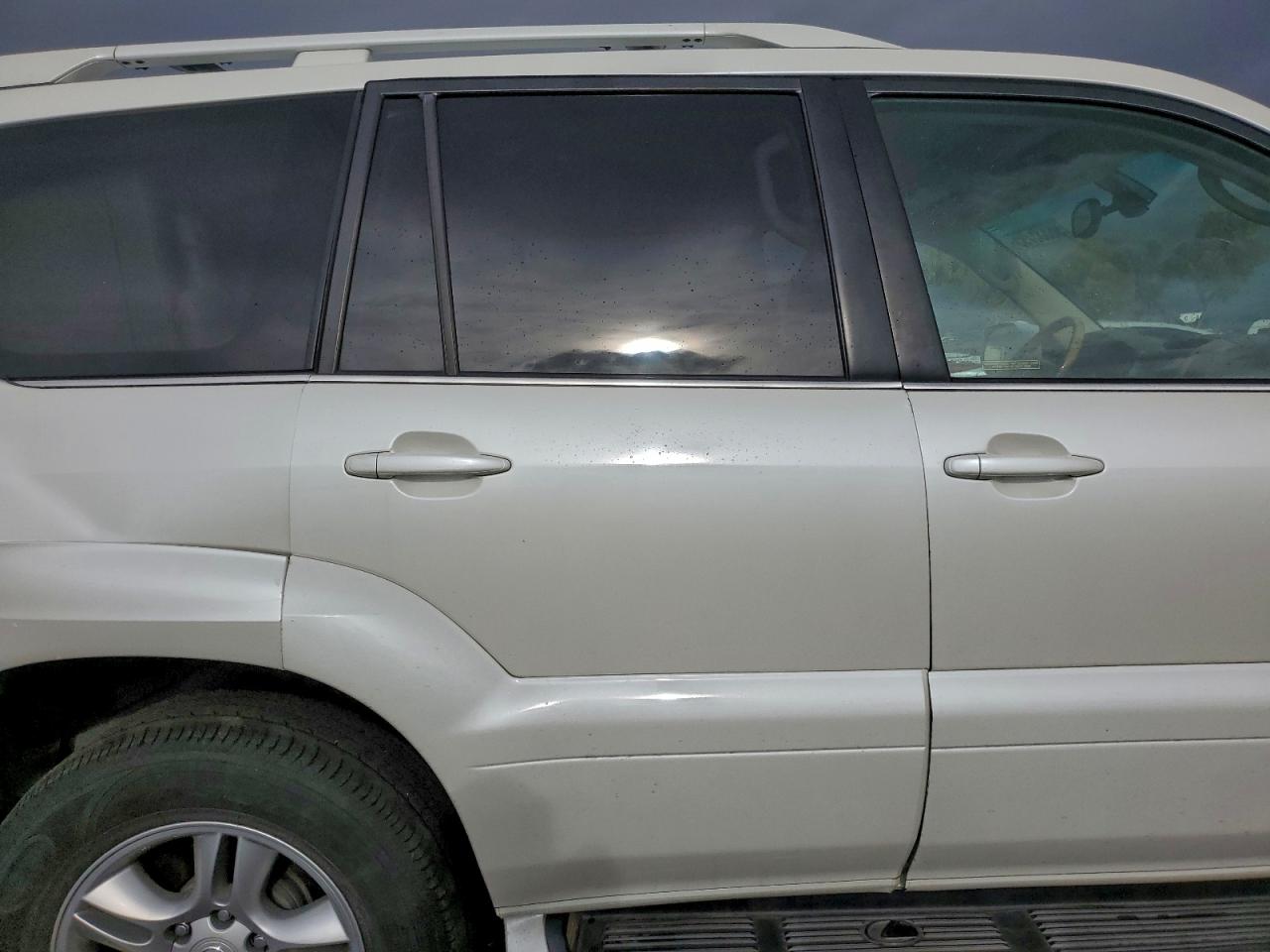2004 LEXUS GX 470 photo 10