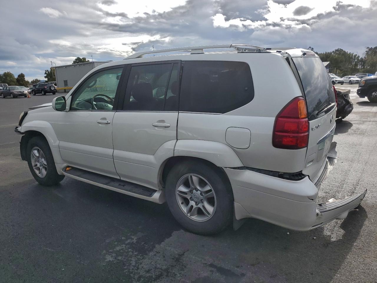 2004 LEXUS GX 470 photo 2