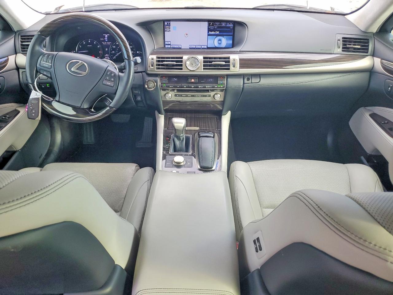 2013 LEXUS LS 460 photo 15