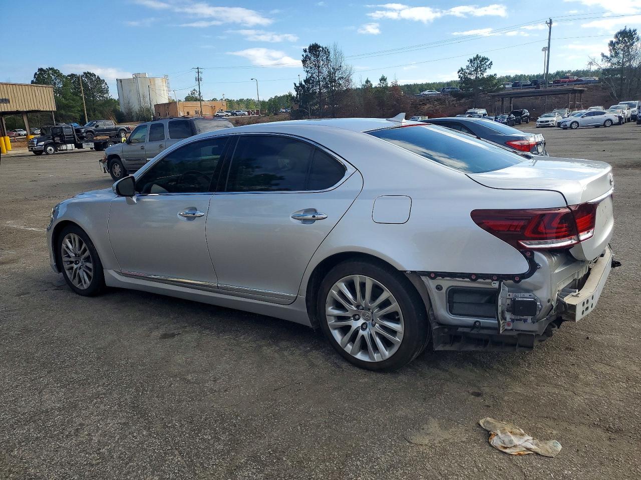 2013 LEXUS LS 460 photo 3