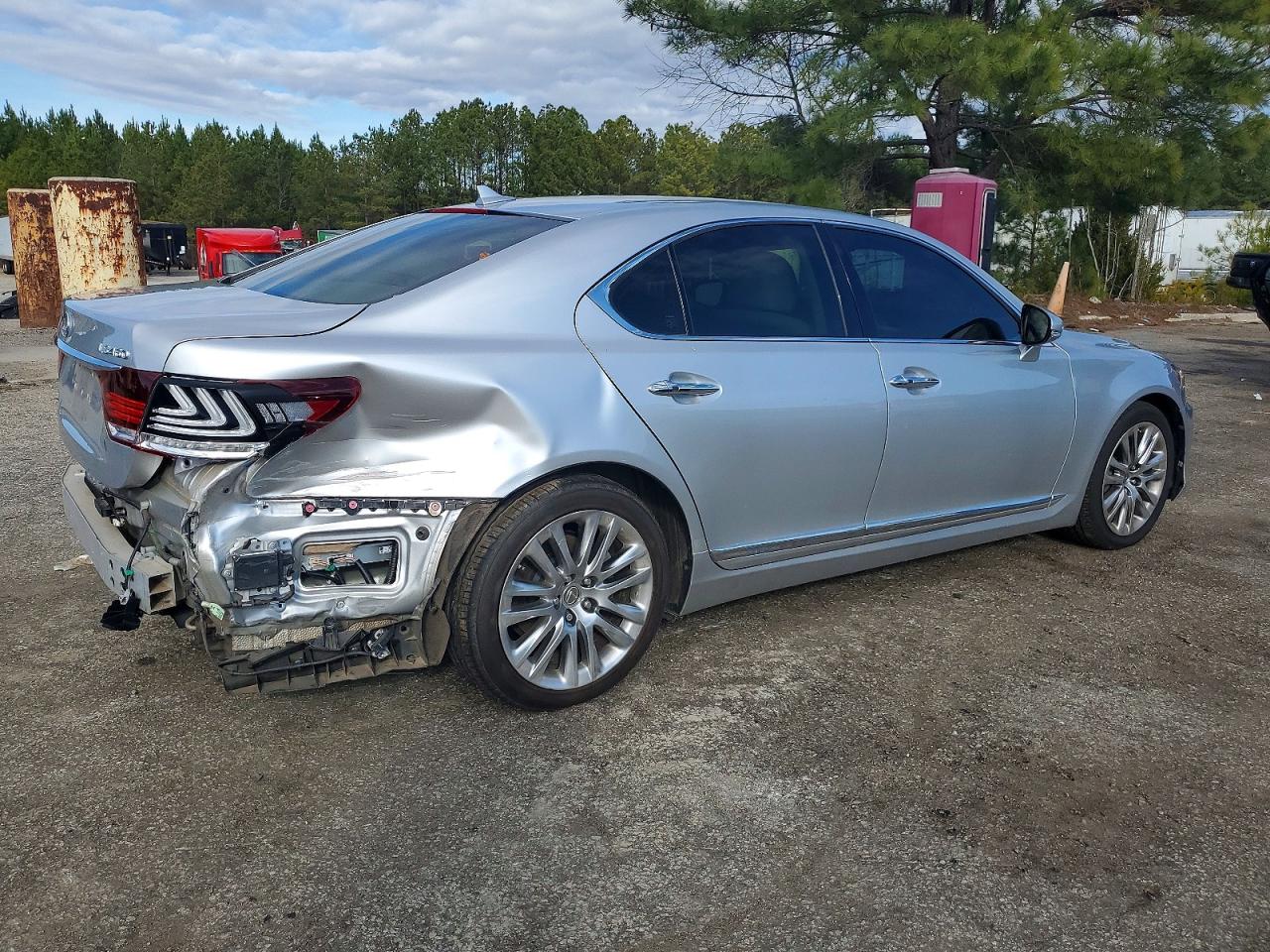 2013 LEXUS LS 460 photo 5
