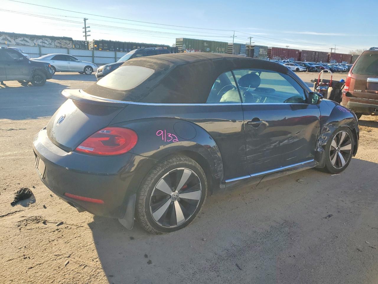 2013 VOLKSWAGEN BEETLE TURBO photo 3