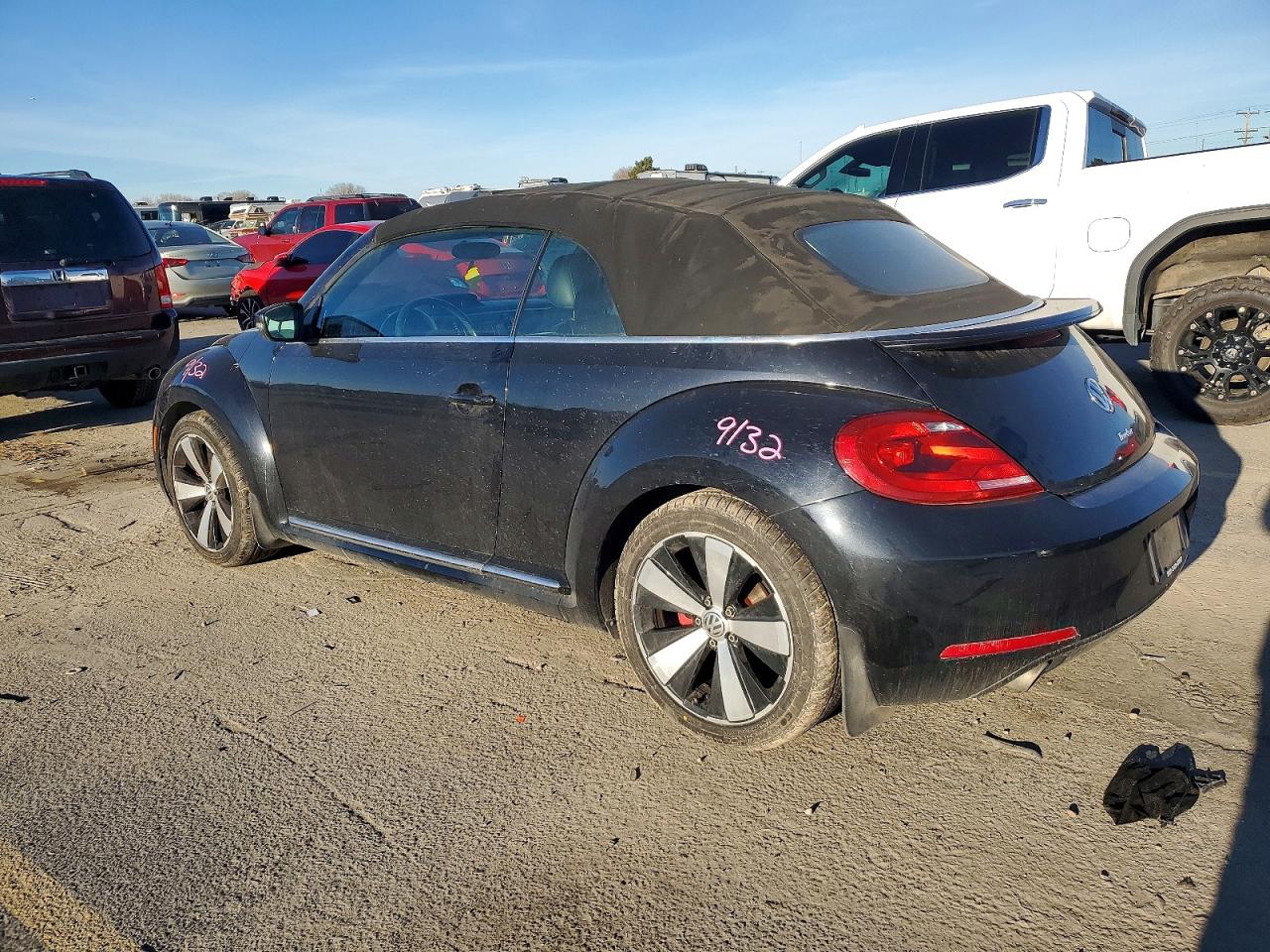 2013 VOLKSWAGEN BEETLE TURBO photo 2