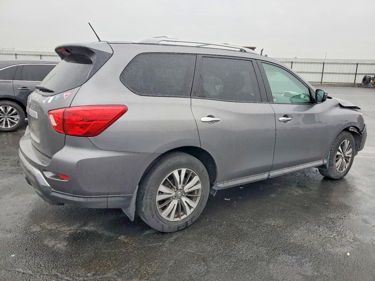2017 NISSAN PATHFINDER S photo 5