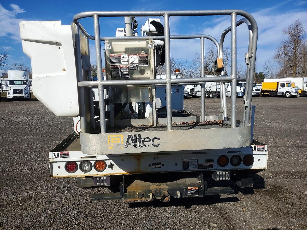 2019 FORD F550 BUCKET TRUCK photo 6