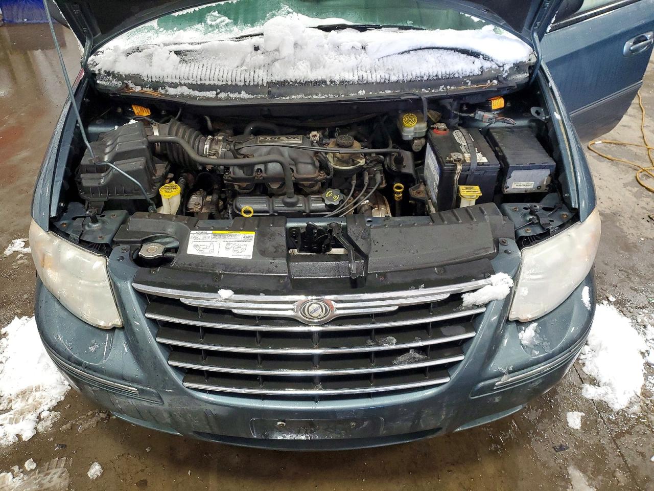 2005 CHRYSLER TOWN & COUNTRY LIMITED photo 12