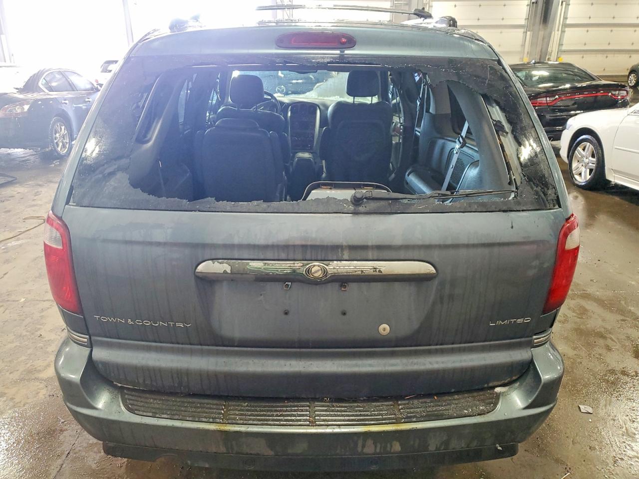 2005 CHRYSLER TOWN & COUNTRY LIMITED photo 6