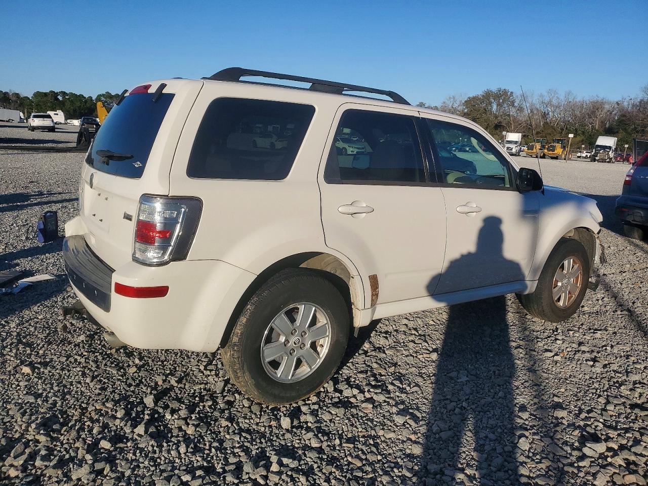 2010 MERCURY MARINER photo 3