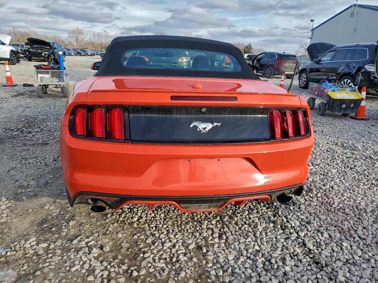 2015 FORD MUSTANG photo 6