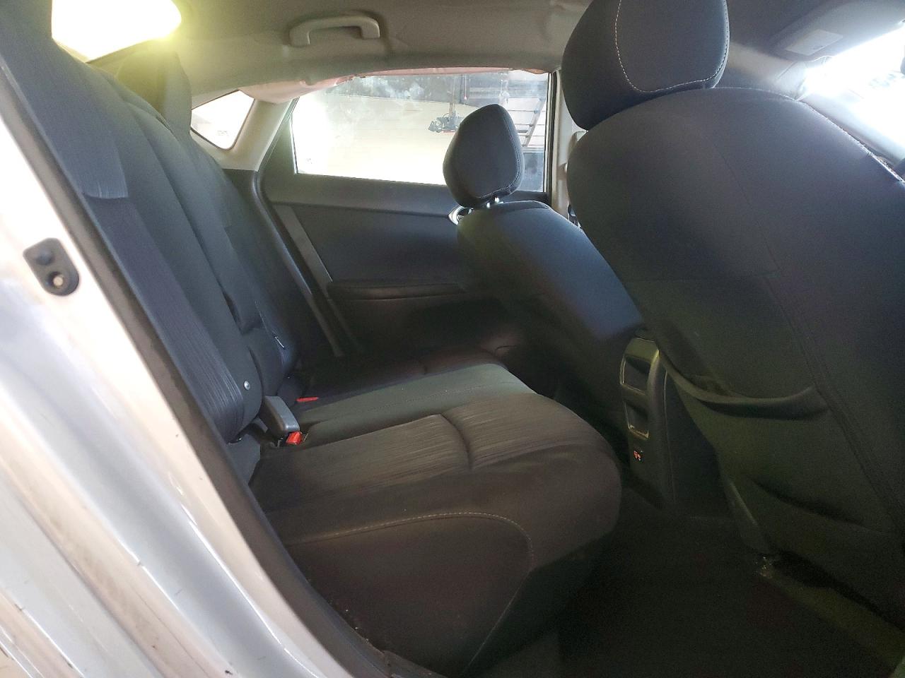 2019 NISSAN SENTRA S photo 10