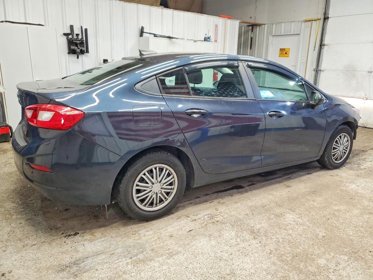 2016 CHEVROLET CRUZE LS photo 3