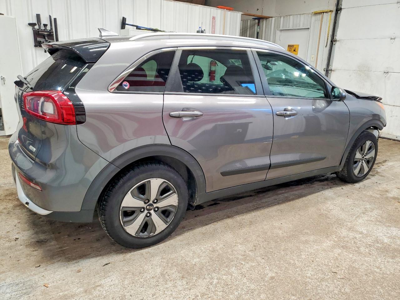 2017 KIA NIRO FE photo 5