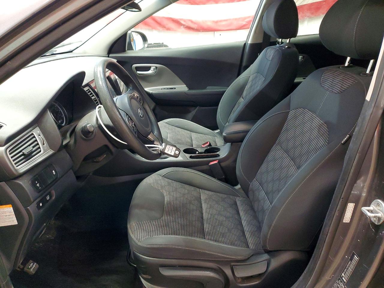 2017 KIA NIRO FE photo 13
