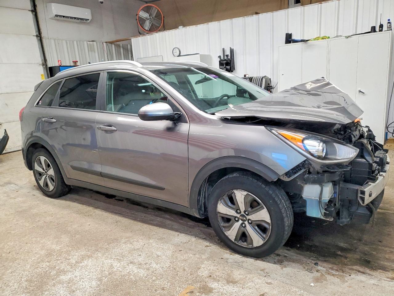 2017 KIA NIRO FE photo 7
