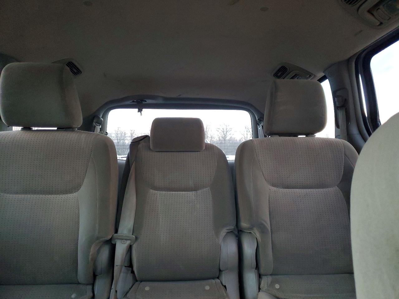 2009 TOYOTA SIENNA CE photo 10