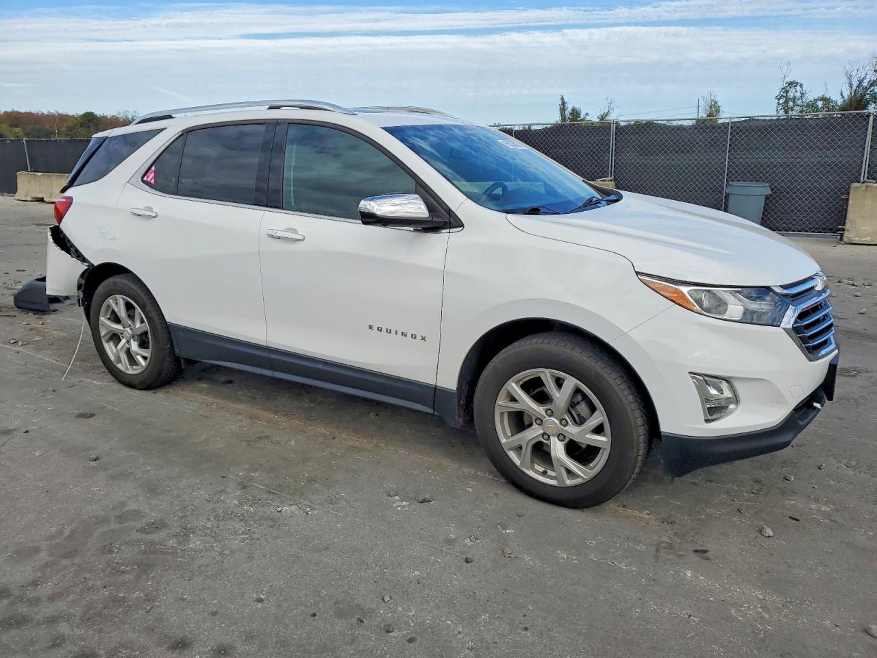 2020 CHEVROLET EQUINOX PREMIER photo 4