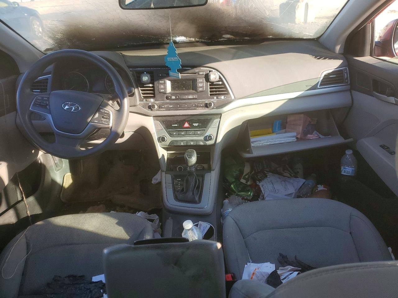 2017 HYUNDAI ELANTRA SE photo 8