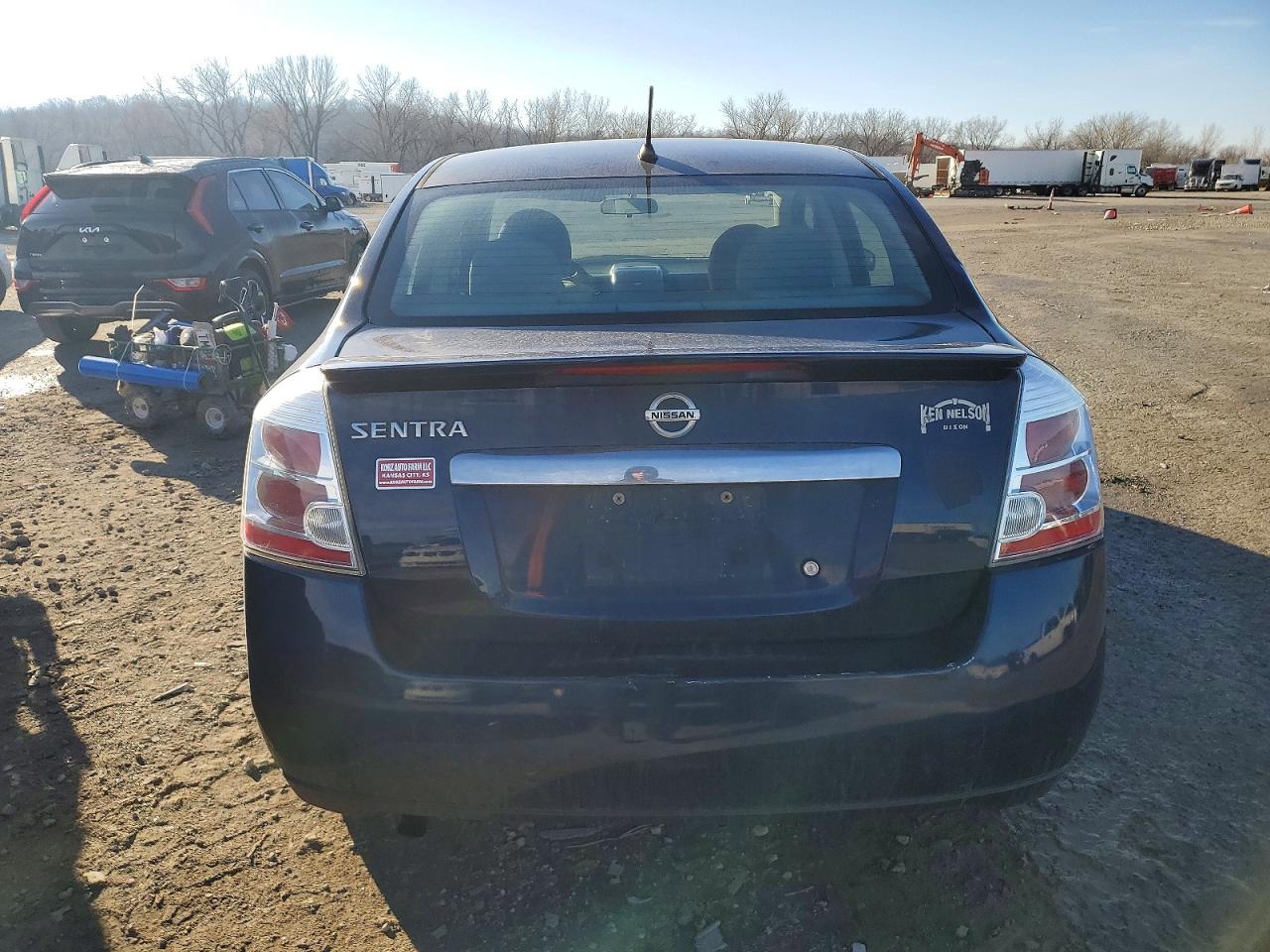 2011 NISSAN SENTRA 2.0 photo 11