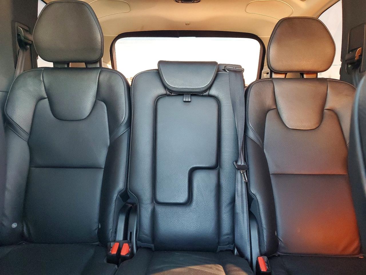 2016 VOLVO XC90 T6 photo 10