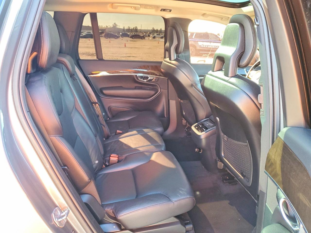 2016 VOLVO XC90 T6 photo 11